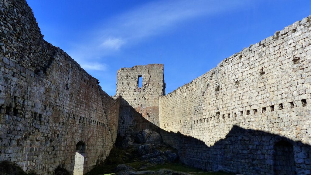 Interior del castillo de Montsegur