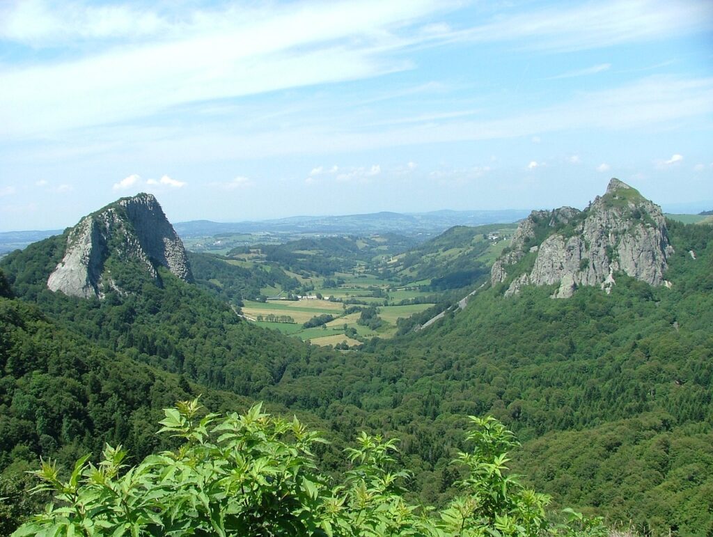  Parque Natural Regional de los Volcanes de Auvergne,