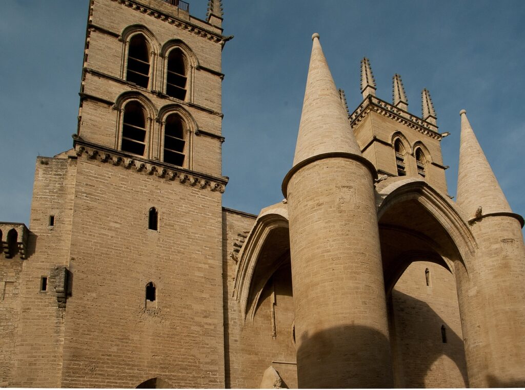  Cathédrale Saint-Pierre en Montpellier